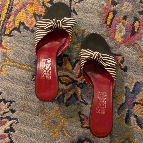 Salvatore Ferragamo kitten heels - Picture 2 of 5